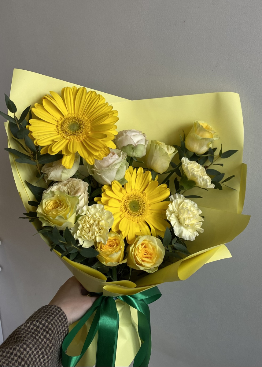 Букет на вкус флориста на 3000