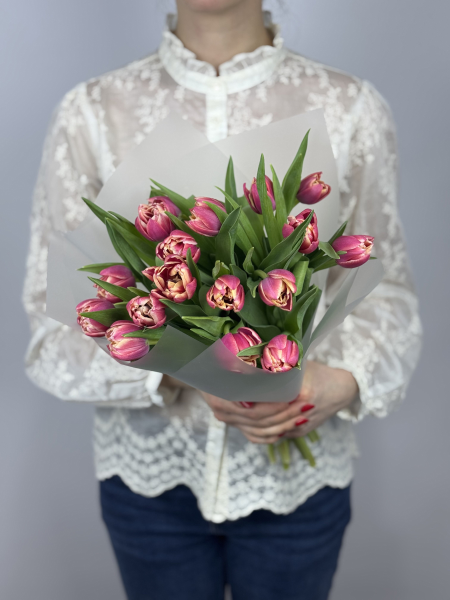 Букет 17 пионовидных тюльпанов (цвет на выбор)