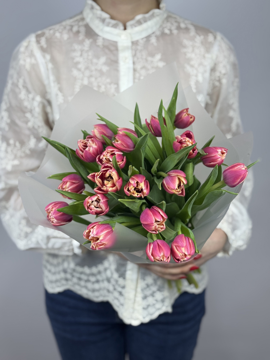 Букет 19 пионовидных тюльпанов (цвет на выбор)